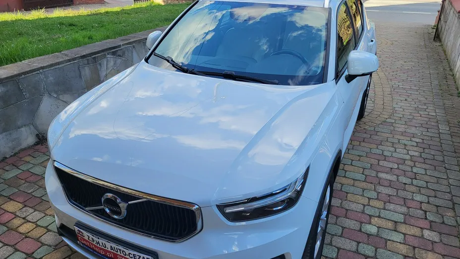 VOLVO XC40 -