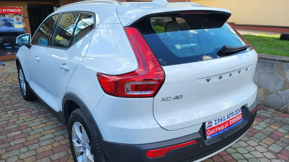 VOLVO XC40 -