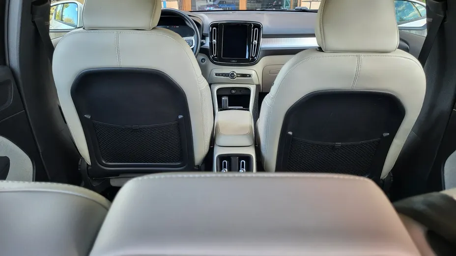 VOLVO XC40 -