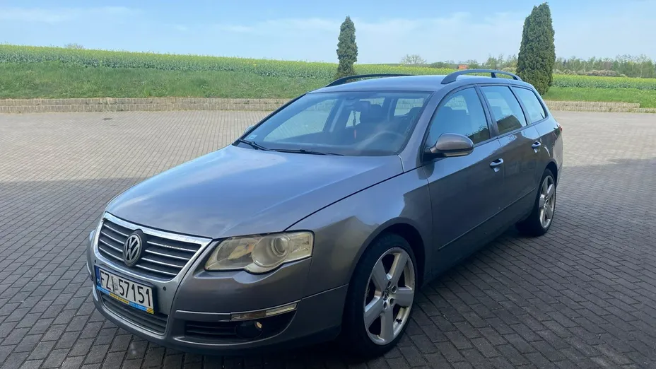 VOLKSWAGEN Passat -