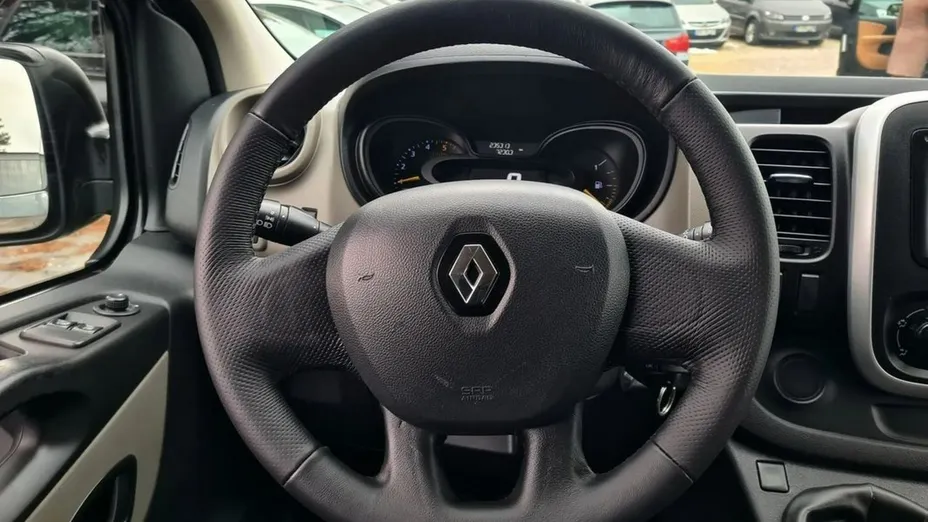 RENAULT Trafic -