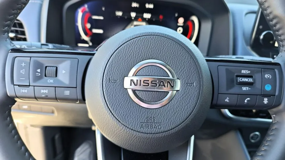 NISSAN Qashqai -