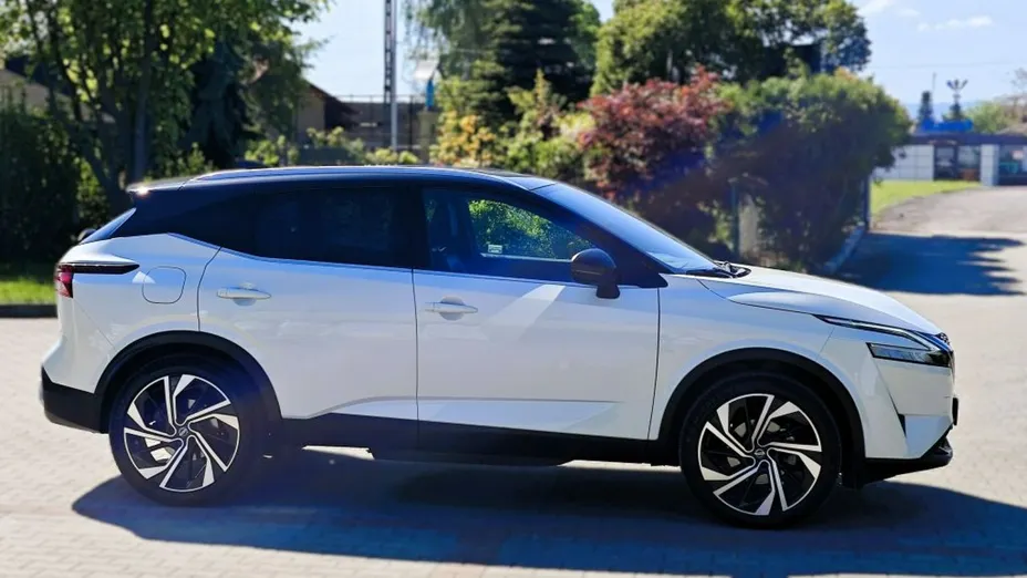 NISSAN Qashqai -