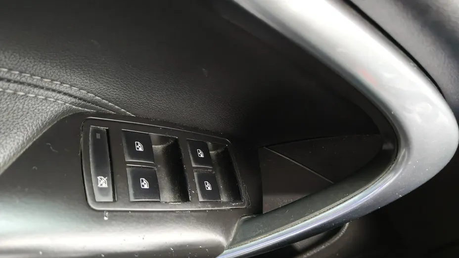 OPEL Insignia -