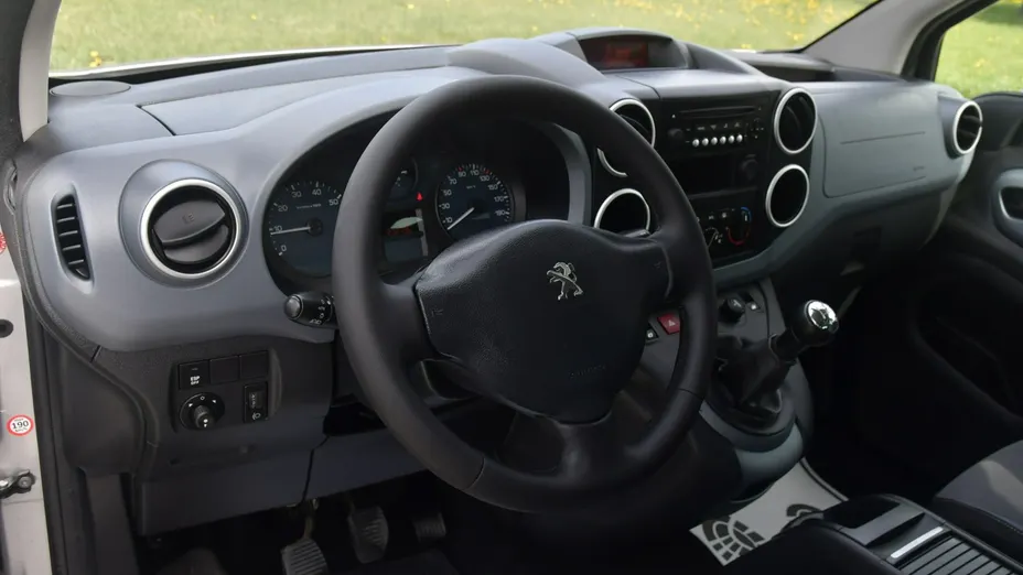 PEUGEOT Partner -