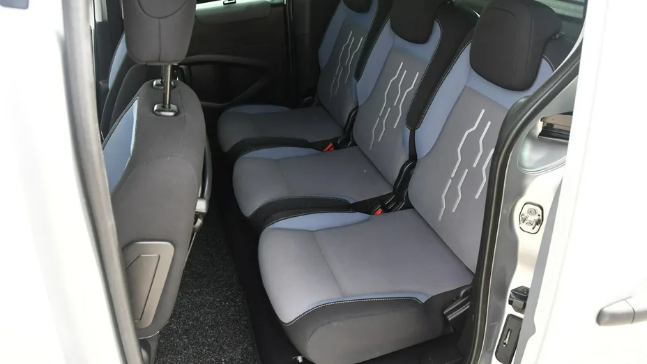 PEUGEOT Partner -
