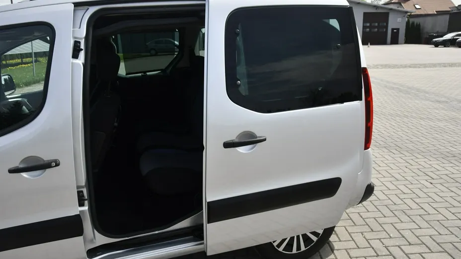 PEUGEOT Partner -