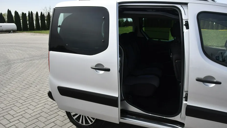 PEUGEOT Partner -