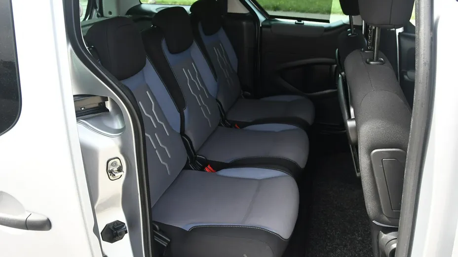 PEUGEOT Partner -