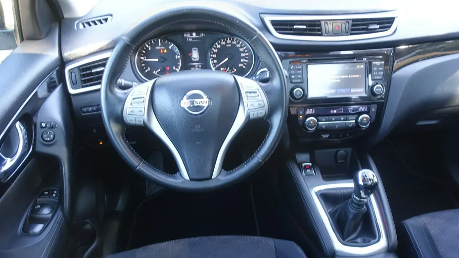 NISSAN Qashqai -