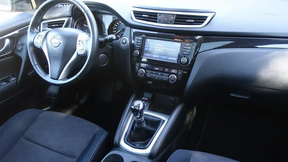 NISSAN Qashqai -