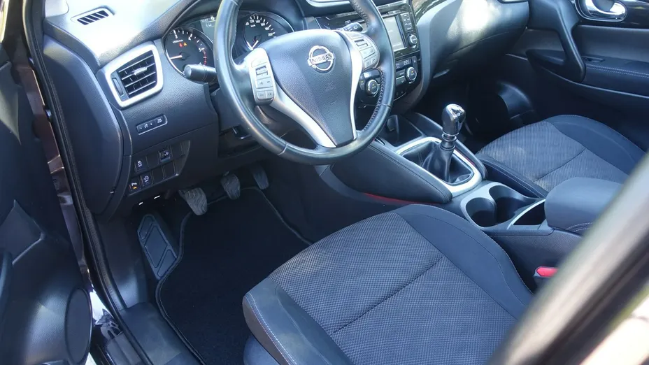 NISSAN Qashqai -