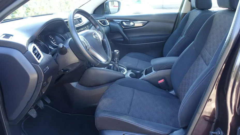 NISSAN Qashqai -