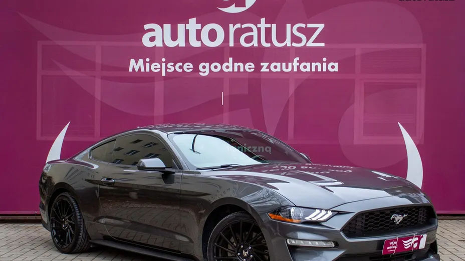 FORD Mustang -