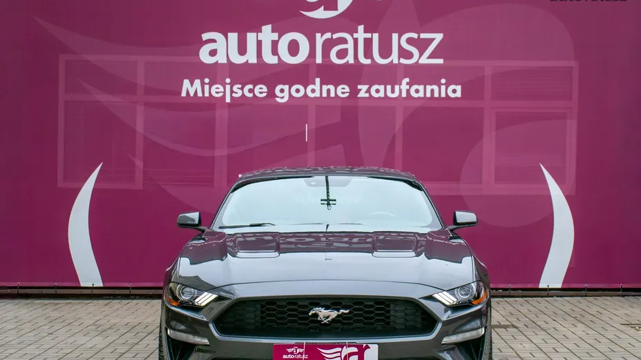 FORD Mustang -