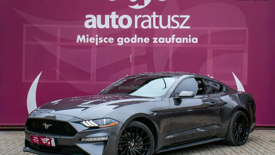 FORD Mustang -