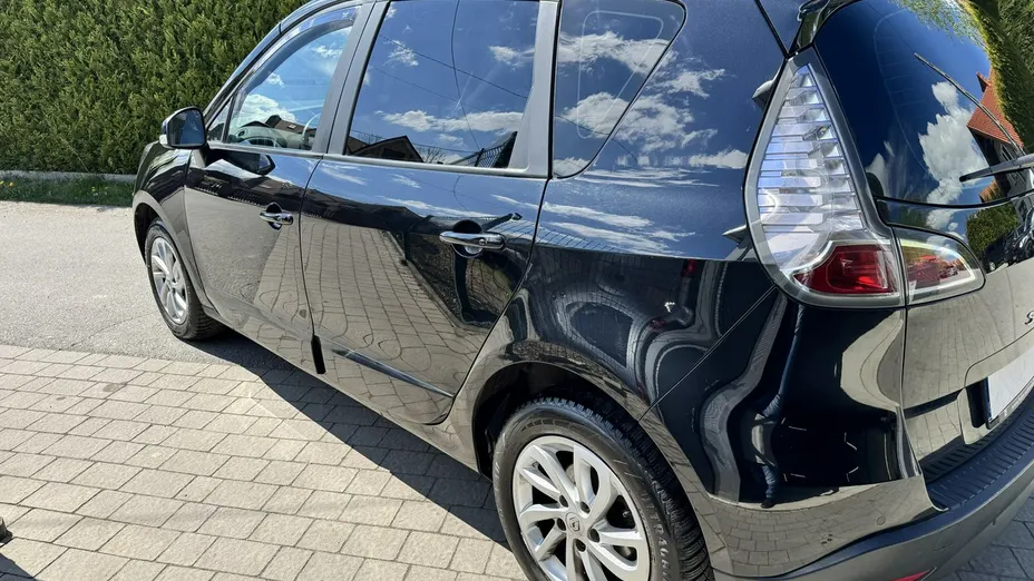 RENAULT Scenic -