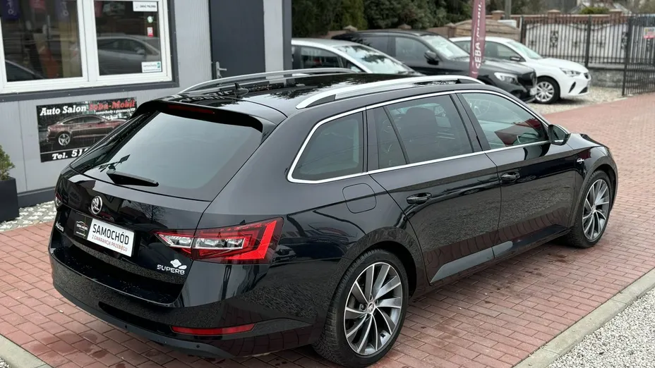 SKODA Superb -