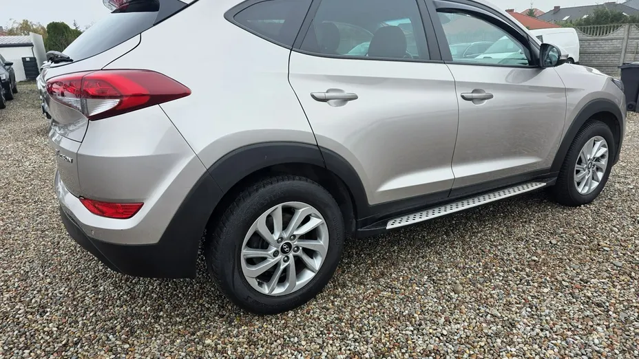 HYUNDAI Tucson -