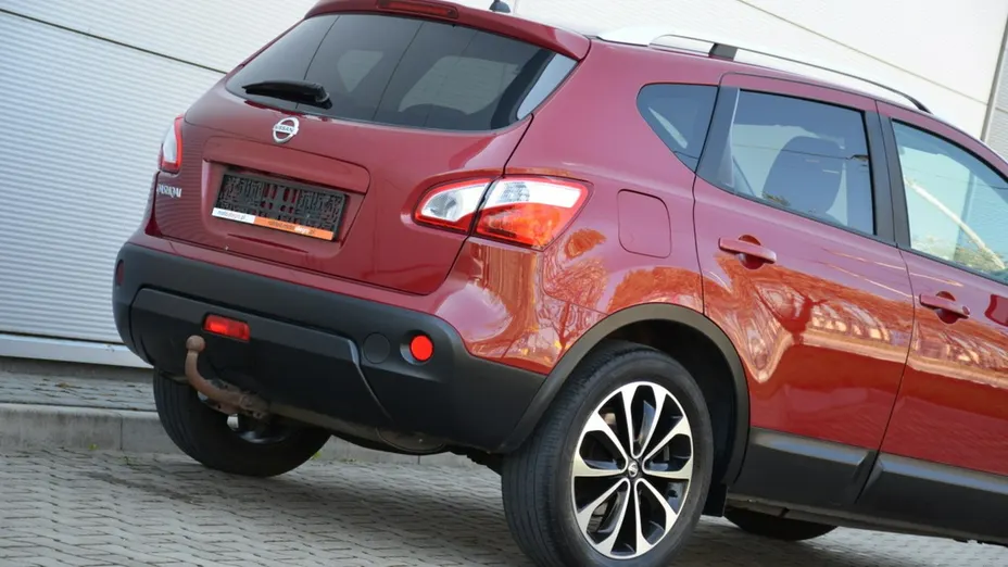 NISSAN Qashqai -