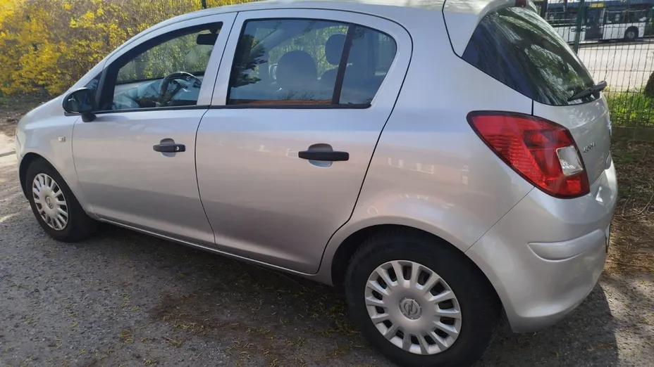 OPEL Corsa -