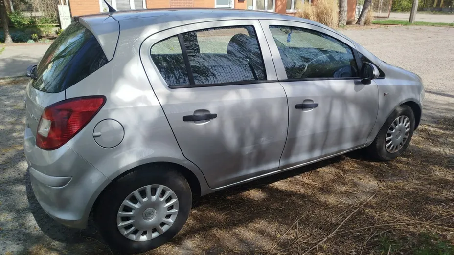 OPEL Corsa -