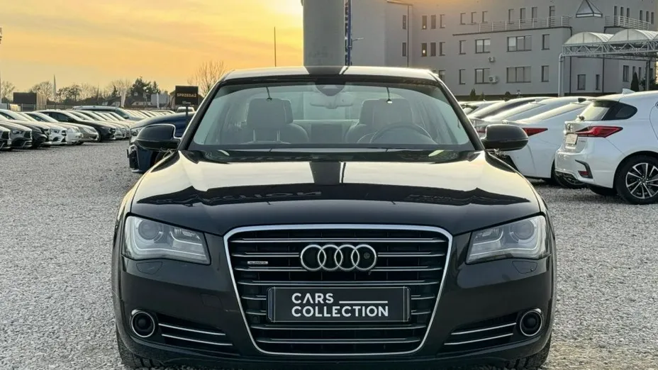 AUDI A8 -