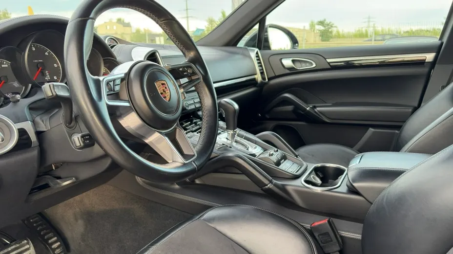 PORSCHE Cayenne -