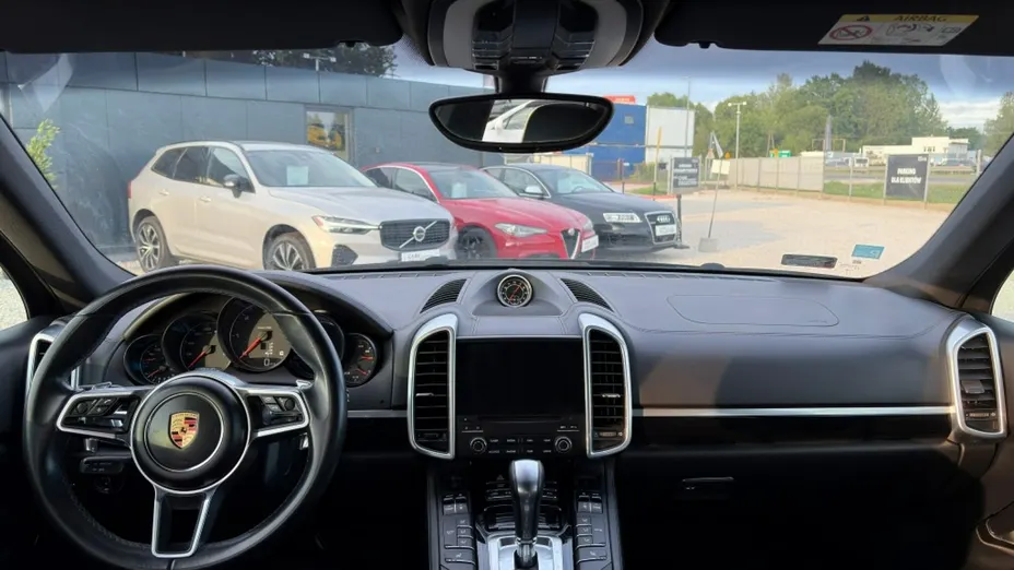 PORSCHE Cayenne -