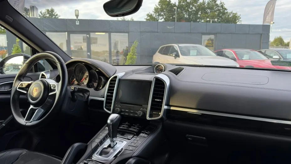 PORSCHE Cayenne -