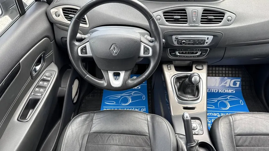 RENAULT Scenic -
