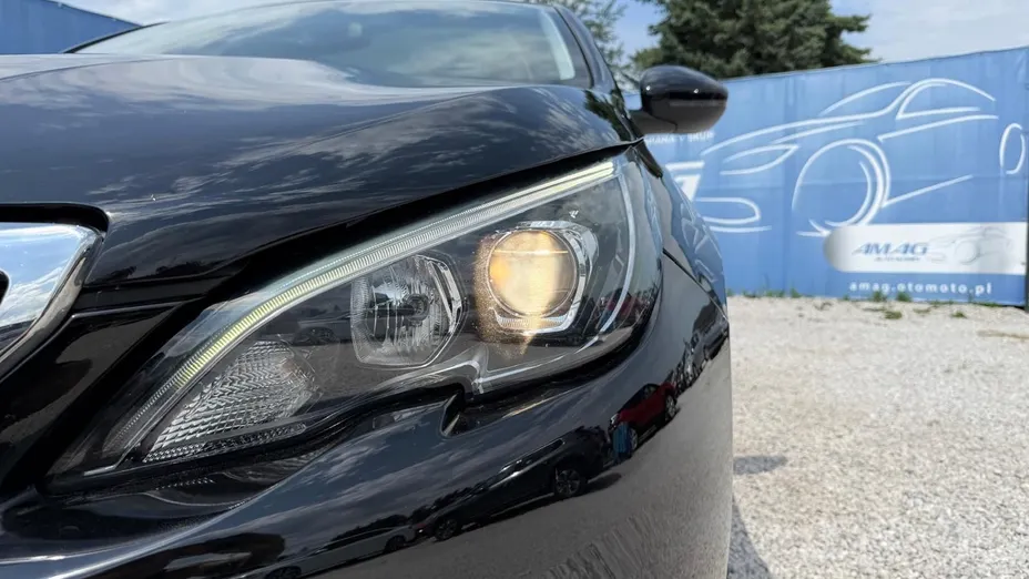 PEUGEOT 308 -