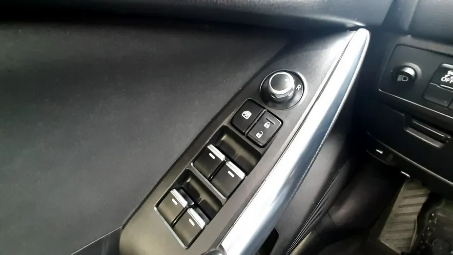 MAZDA 6 -