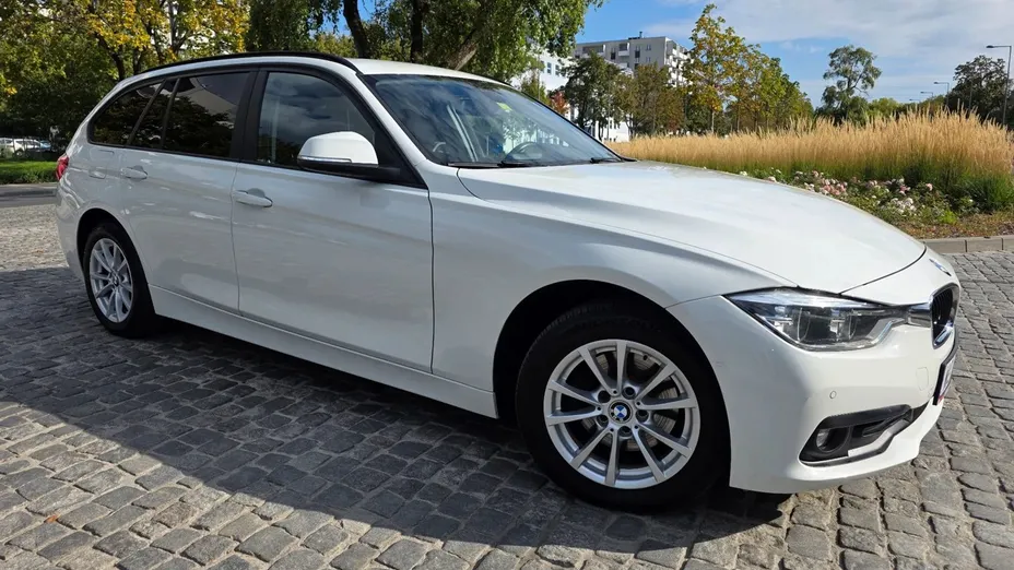 BMW Seria 3 320d xDrive Luxury Line aut