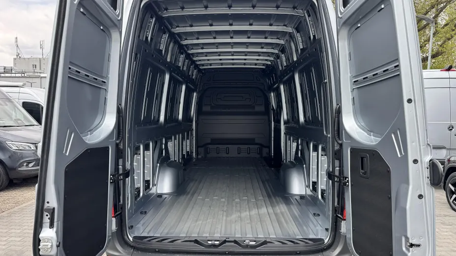 MERCEDES-BENZ Sprinter Sprinter 319 CDI Extra Long PRO 9G-Tronic AWD 907.637 15,5m3 Nowy