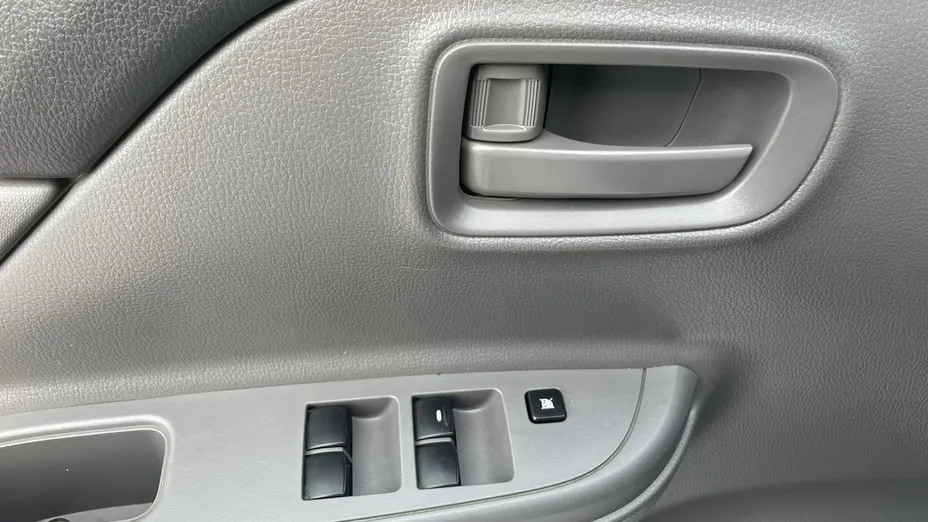 MITSUBISHI L 200 -
