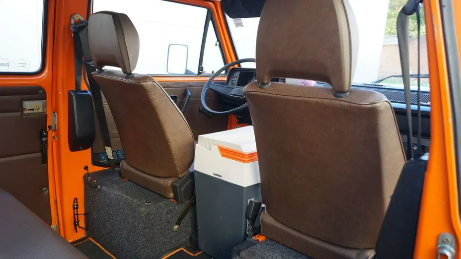 VOLKSWAGEN Transporter -