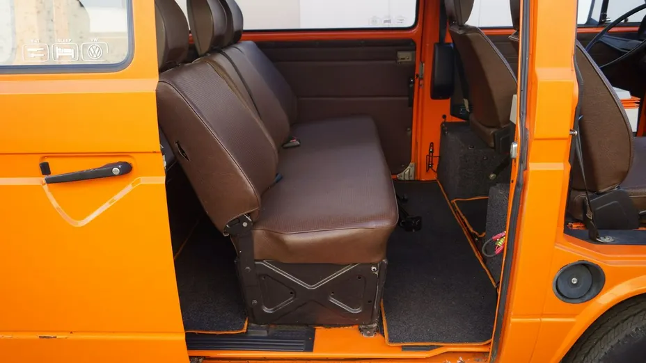 VOLKSWAGEN Transporter -