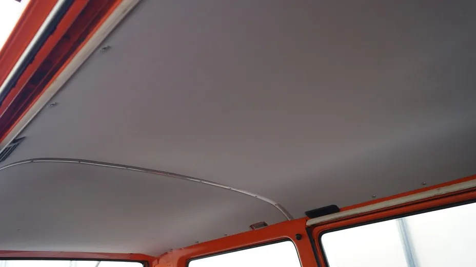 VOLKSWAGEN Transporter -