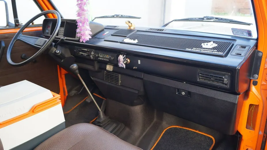 VOLKSWAGEN Transporter -