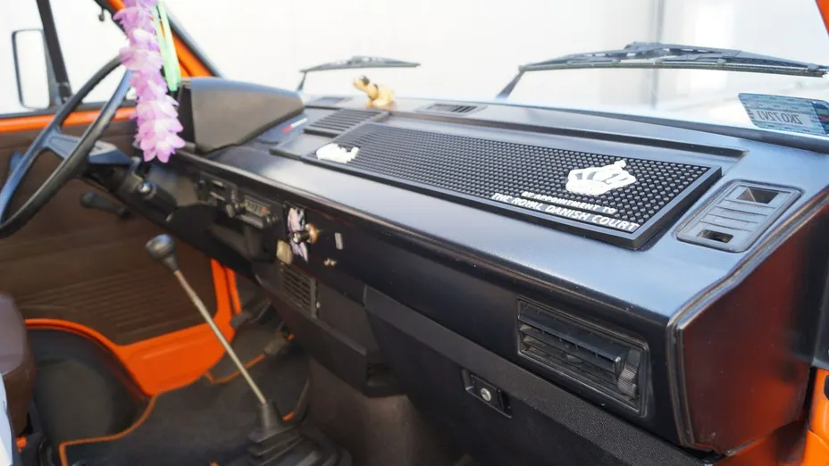 VOLKSWAGEN Transporter -