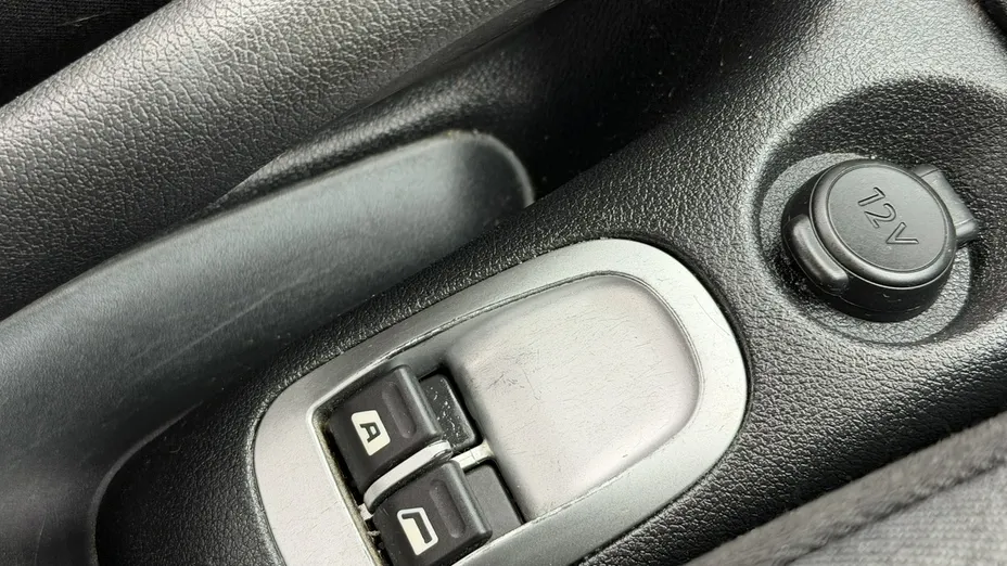 PEUGEOT 206+ -