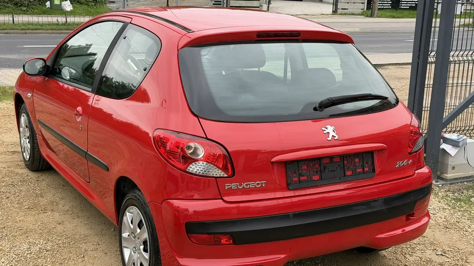 PEUGEOT 206+ -