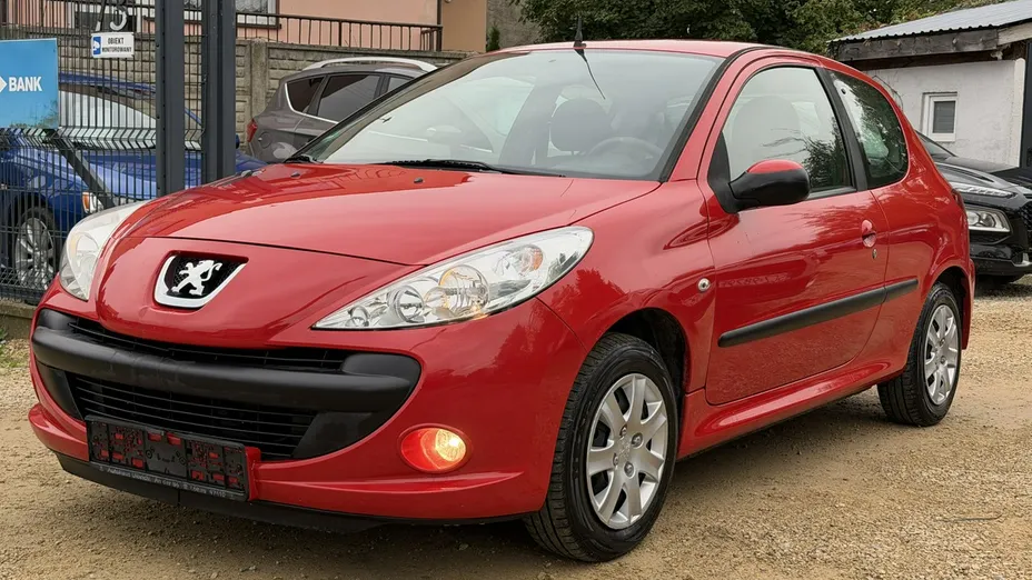 PEUGEOT 206+ -
