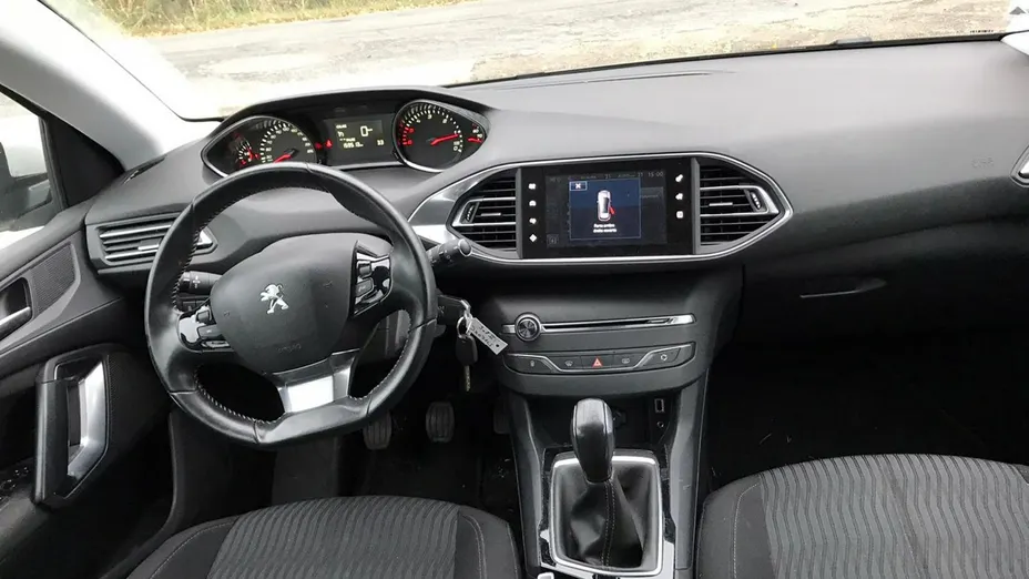 PEUGEOT 308 -