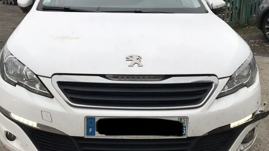 PEUGEOT 308 -
