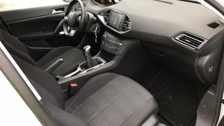 PEUGEOT 308 -