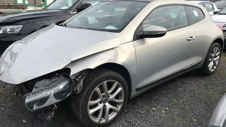VOLKSWAGEN Scirocco -