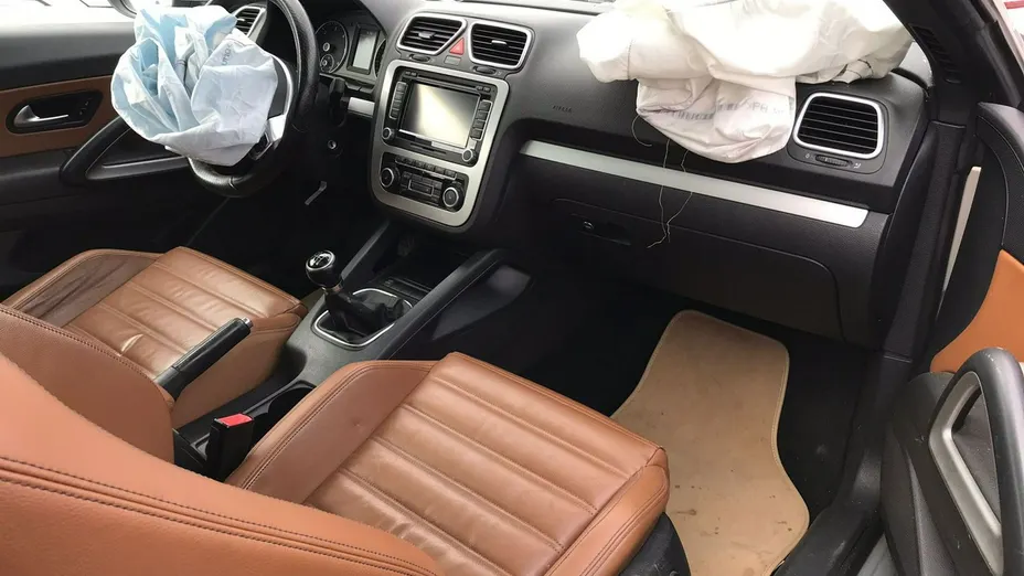 VOLKSWAGEN Scirocco -