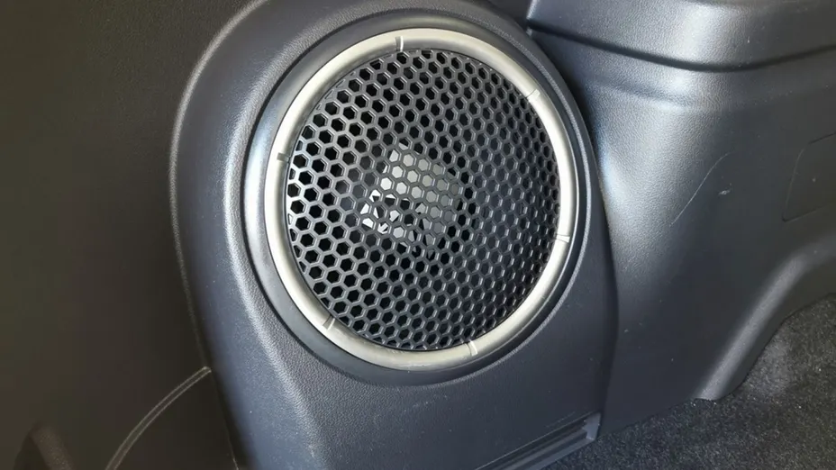 MITSUBISHI Outlander -